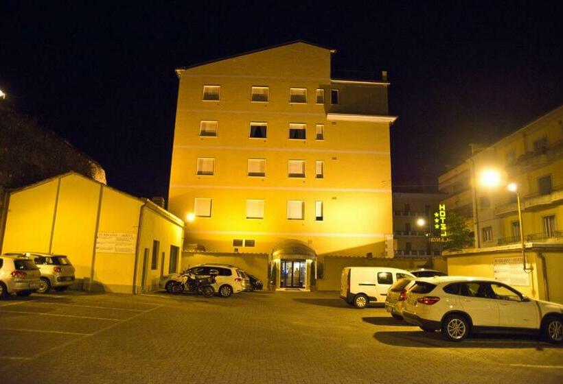 اتاق استاندارد سه نفره, Milano