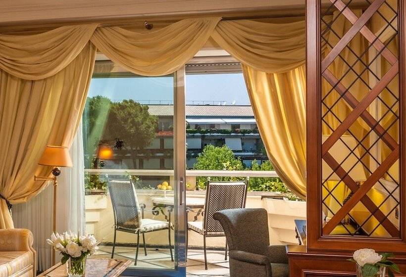 اتاق دلوکس با چشم‌انداز پارک, Rome Cavalieri A Waldorf Astoria