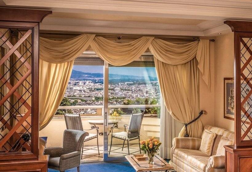 اتاق لوکس با چشم‌انداز, Rome Cavalieri A Waldorf Astoria