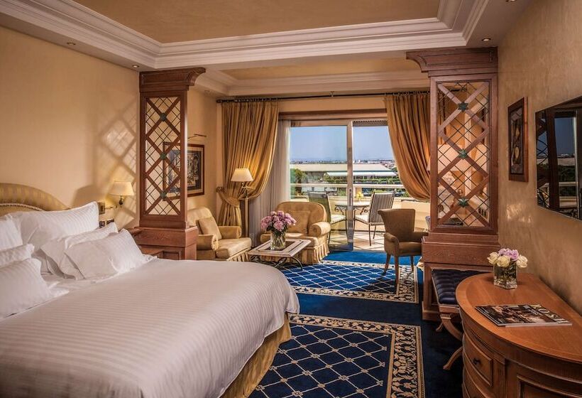 اتاق خانوادگی, Rome Cavalieri A Waldorf Astoria