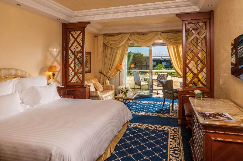 اتاق لوکس با تخت بزرگ, Rome Cavalieri A Waldorf Astoria