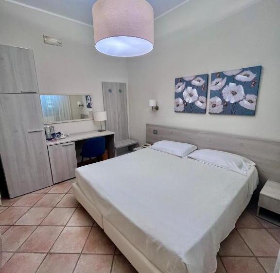 家庭间, Albergo Africa