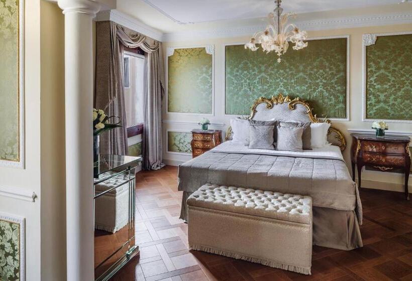 Suite with lake view, Baglioni Hotel Luna   The Leading Hotels Of The World