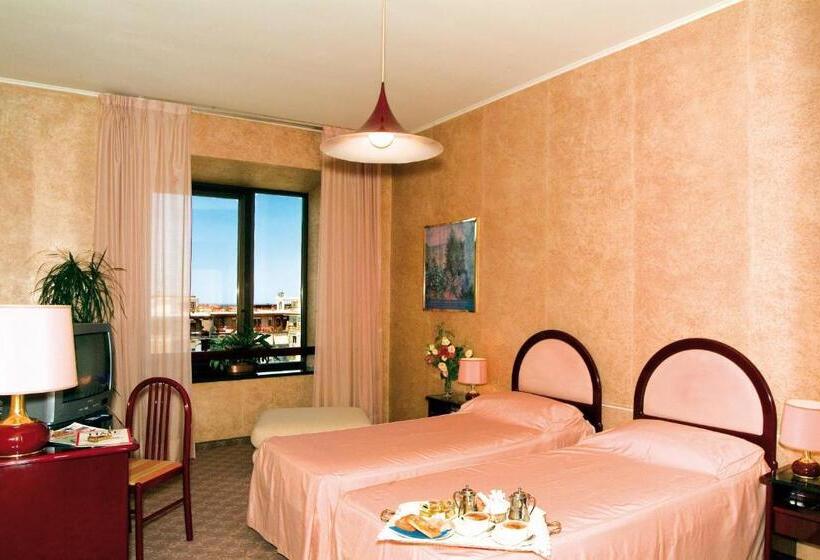 اتاق استاندارد چهار تخته, Balletti Palace