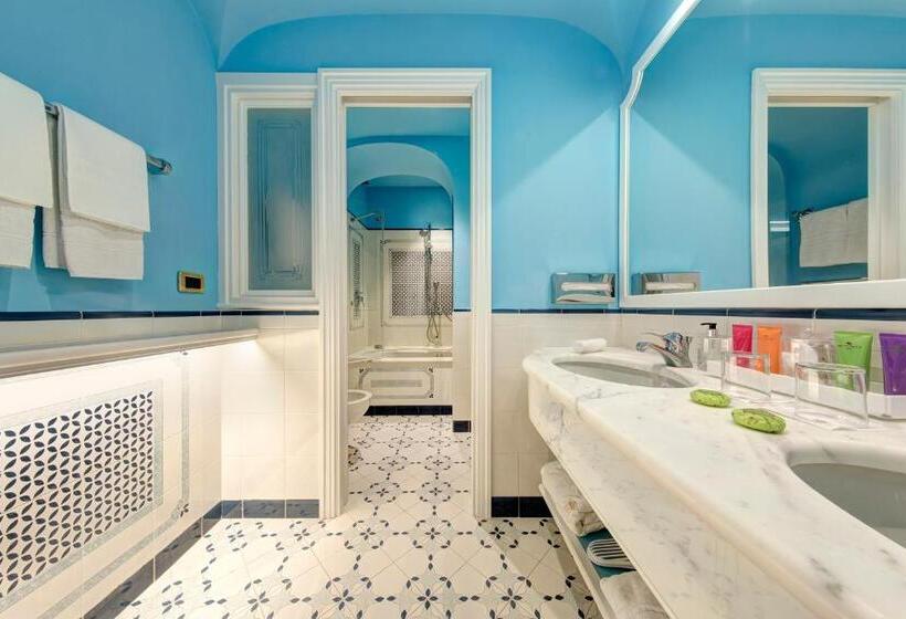 Номер Классический Вид на Город, Grand Hotel Royal