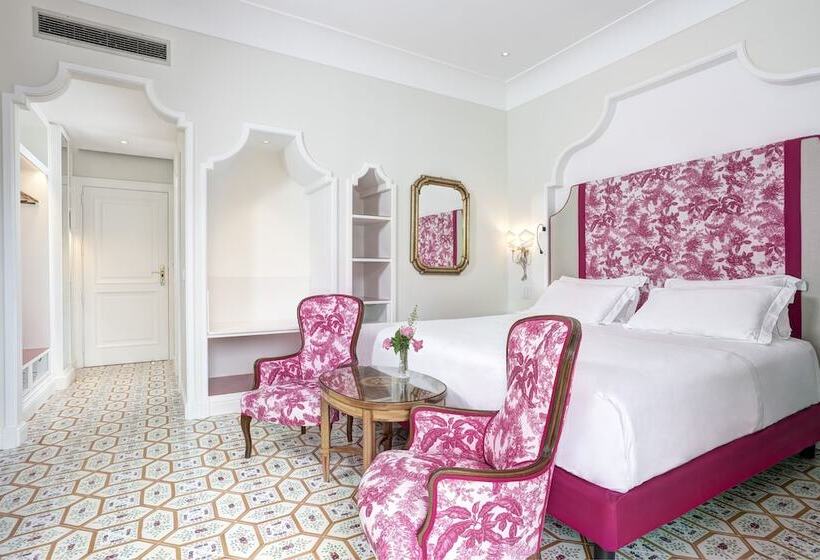 Номер Классический Вид на Город, Grand Hotel Royal