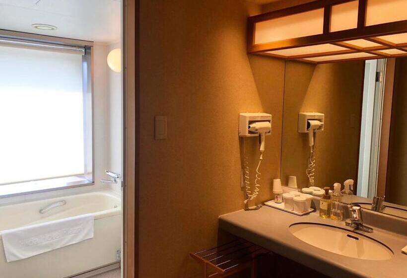 اتاق لوکس چهار تخته, Hida Takayama Onsen Hida Hotel Plaza