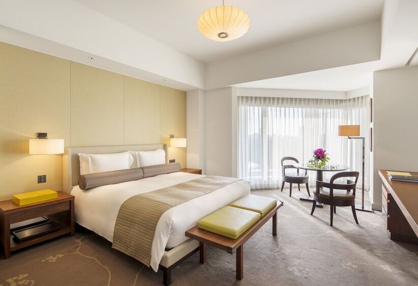 Номер Клуб, Palace Hotel Tokyo