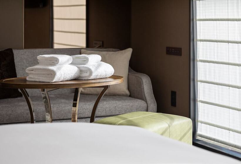 Номер Superior, The Celestine Ginza