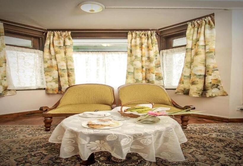Номер Superior, Windamere Hotel   A Colonial Heritage