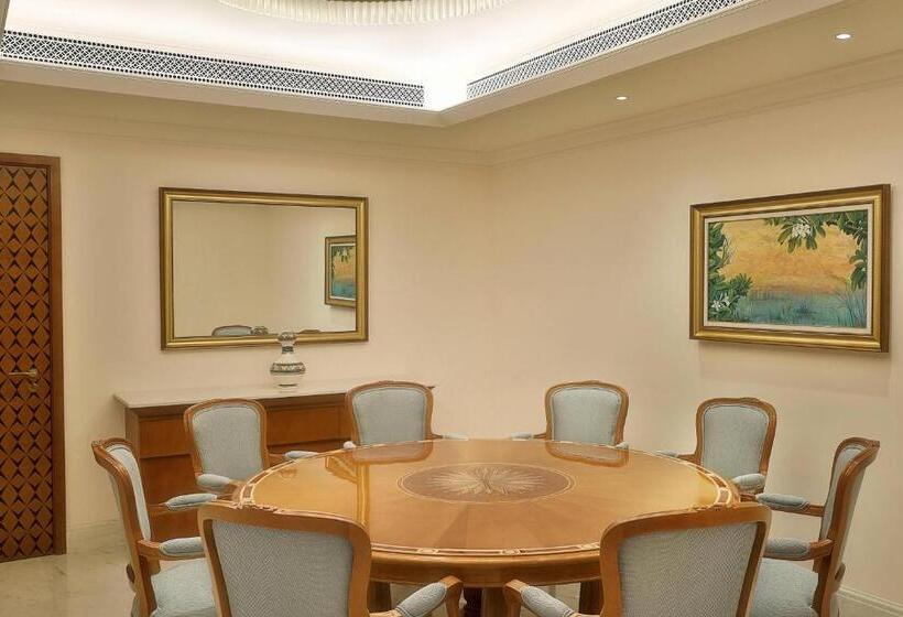 Президентский Люкс, Al Bustan Palace, A Ritzcarlton