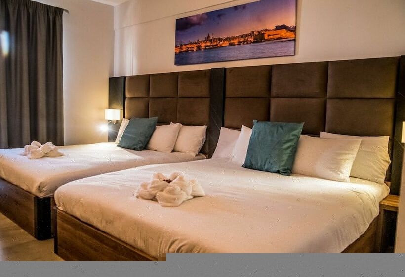 اتاق استاندارد با چشم‌انداز استخر, Pebbles Resort
