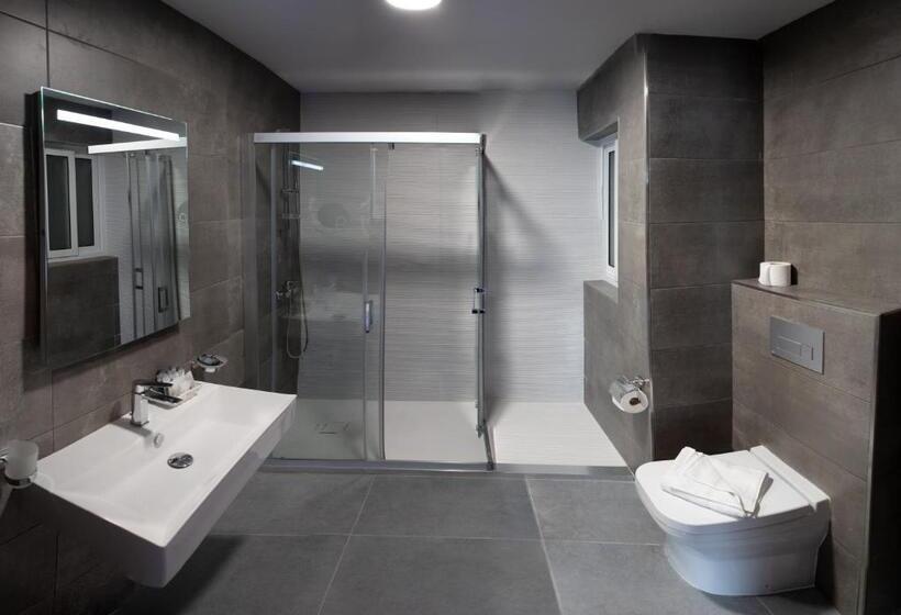 اتاق سوپریور, Pebbles Resort