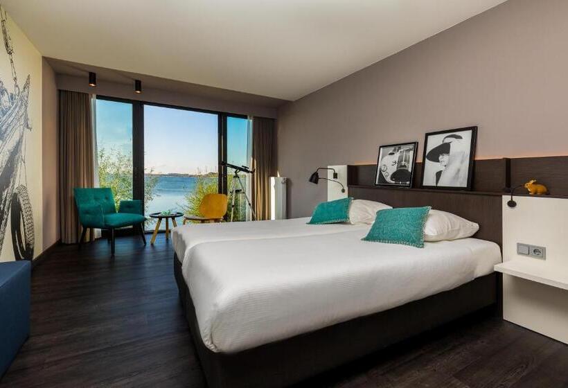 Comfort room with lake view, Postillion Amersfoort Veluwemeer