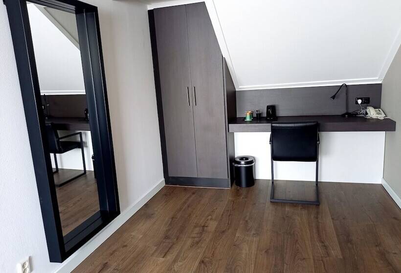 Номер Стандарт Трехместный, City Hotel Bergen Op Zoom