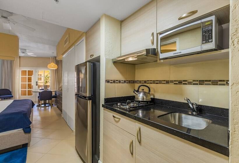 استودیوی استاندارد, Playa Linda Beach Resort