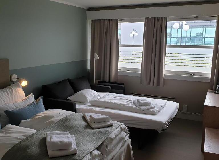 家庭间, Strand Hotel Fevik   By Classic Norway Hotels