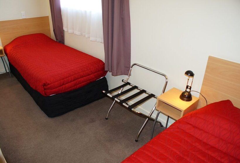 Апартаменты 1 Спальня, Taylors Motel