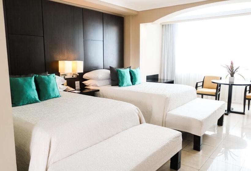Номер Premium Вид на Бассейн, El Panamá by Faranda Grand