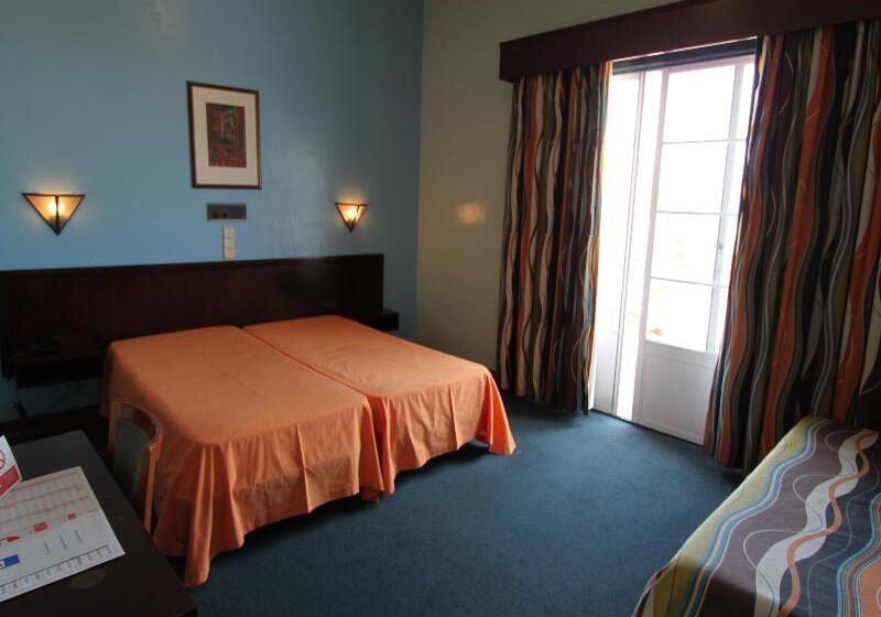 Standard Triple Room, Residencial Horizonte