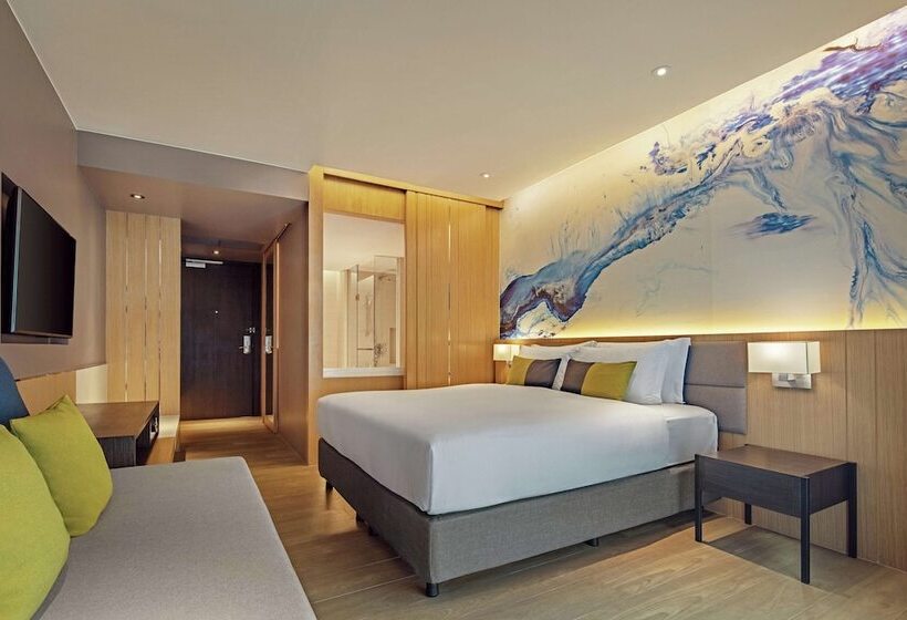 발코니가 있는 프리미엄 룸, Doubletree By Hilton Phuket Banthai Resort