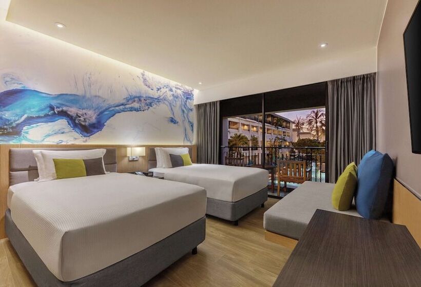 발코니가 있는 프리미엄 룸, Doubletree By Hilton Phuket Banthai Resort