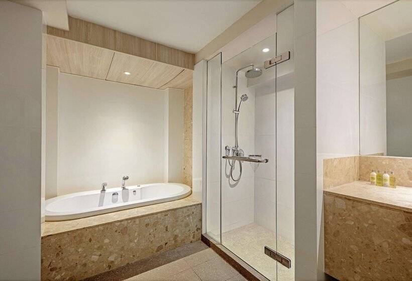 디럭스 스위트, Doubletree By Hilton Phuket Banthai Resort