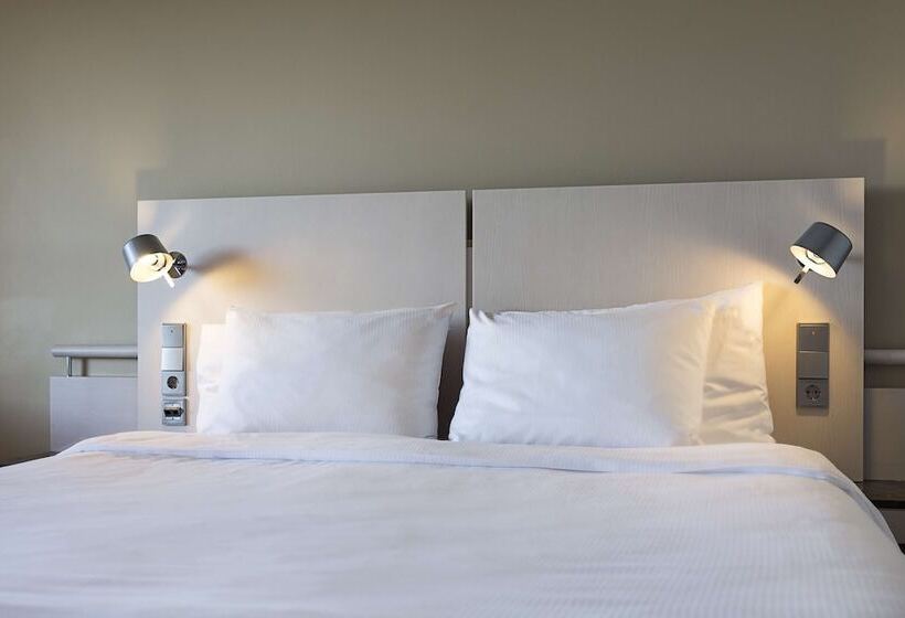 Номер Стандарт Двуспальная Кровать, Hilton Helsinki Kalastajatorppa