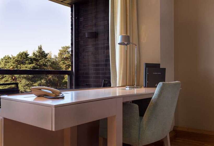 Стандартный Номер Кровать Кинг, Hilton Helsinki Kalastajatorppa