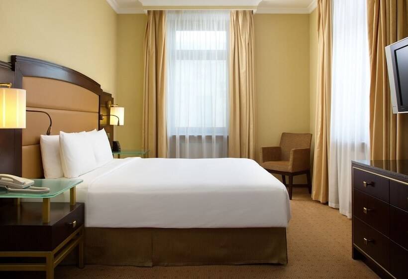 Номер Executive, Hilton Moscow Leningradskaya