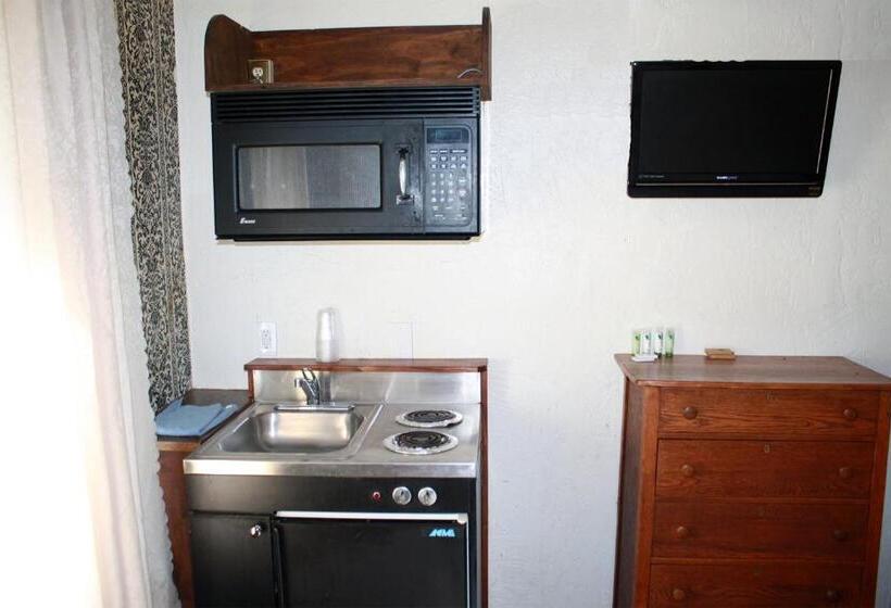 Номер Стандарт с Кухней, Alaskan Hotel And Bar