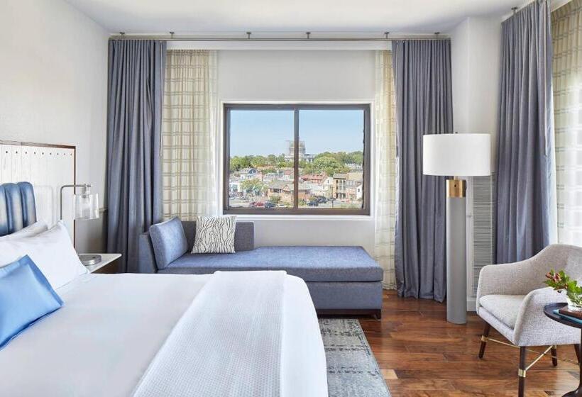 带大床的标准间, Annapolis Waterfront Hotel, Autograph Collection