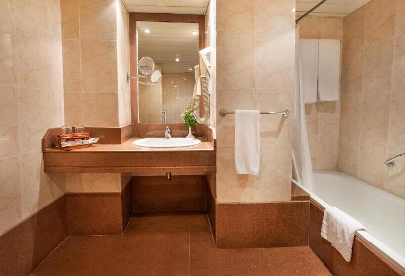 اتاق استاندارد با چشم‌انداز باغ, Pyramisa Hotel Luxor
