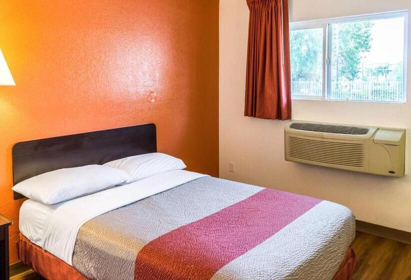 Номер Стандарт Адаптированный для Инвалидов, Motel 6bakersfield, Ca  Convention Center