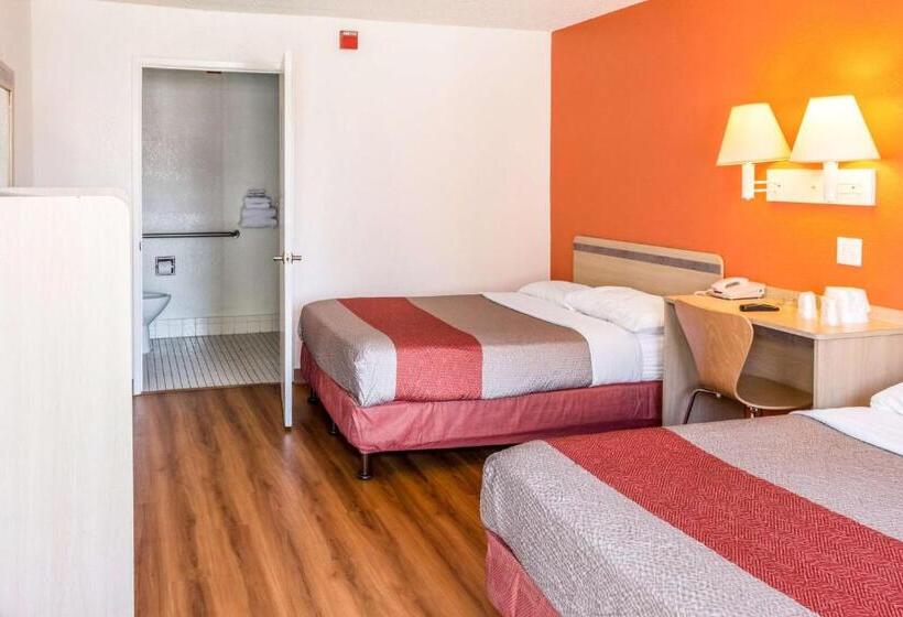 Четырехместный Номер Deluxe, Motel 6bakersfield, Ca  Convention Center