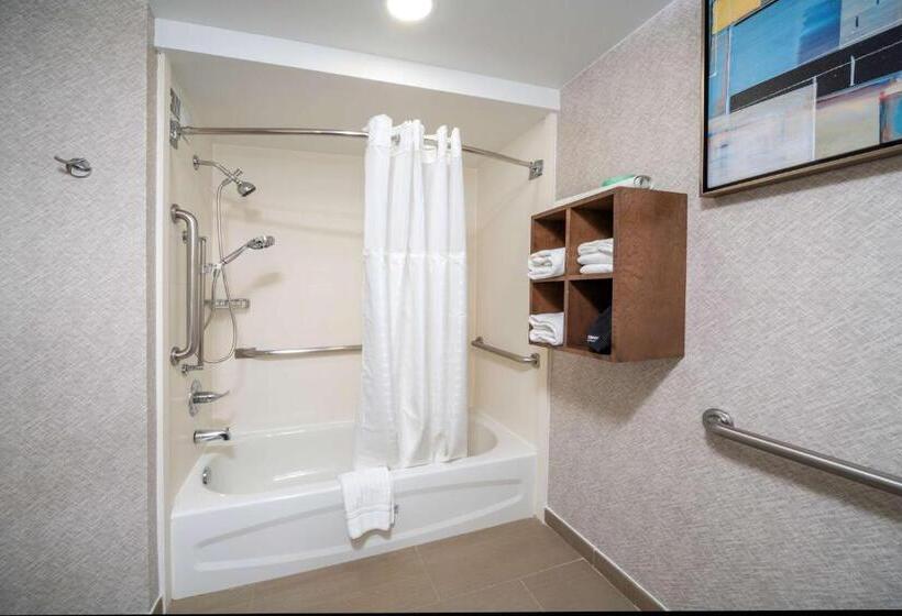 Номер Стандарт Кровать Кинг Адаптированный для Инвалидов, Best Western Plus Raleigh Crabtree Valley