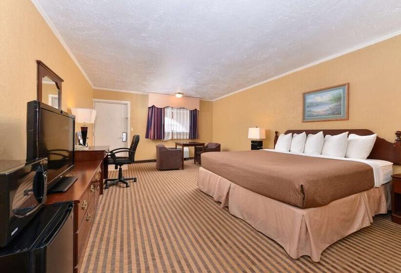Номер Deluxe, Executive Plus Inn And Suites