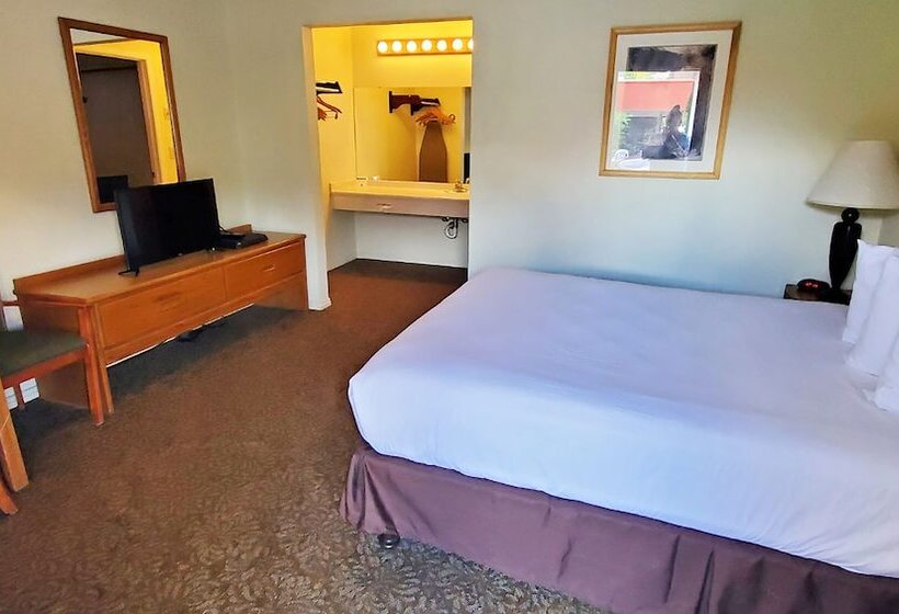 Номер Стандарт, Magnuson Hotel Ely