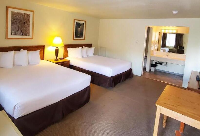 Номер Стандарт 2 Двуспальные Кровати, Magnuson Hotel Ely