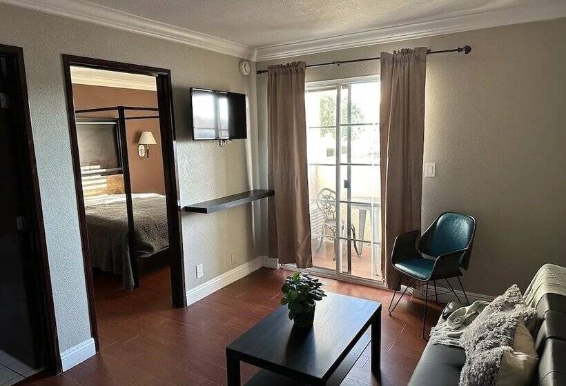 Студия Стандарт, Cabana Inn & Suites