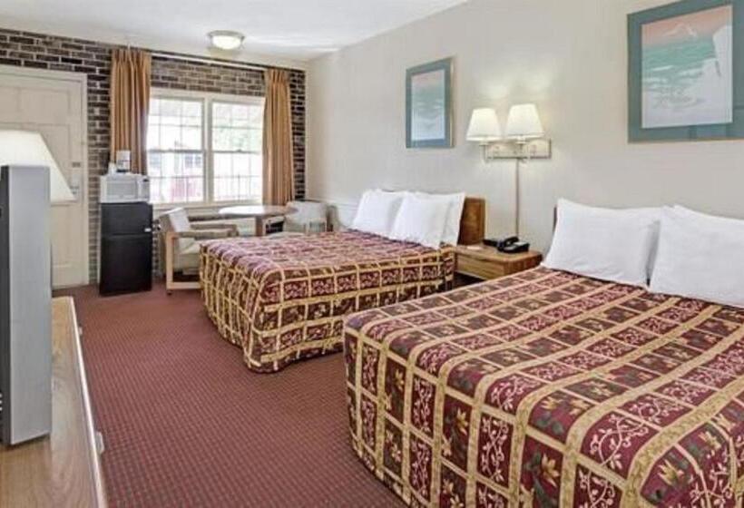 Номер Стандарт 2 Двуспальные Кровати, Captain John Smith Inn Williamsburg