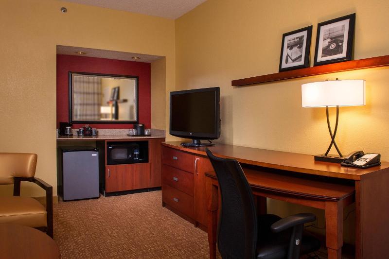 스탠다드 룸, Courtyard By Marriott Richmond West