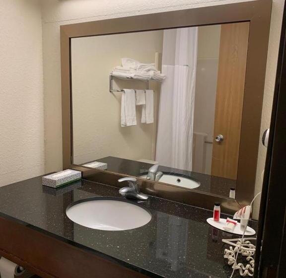 Номер Стандарт, Days Inn By Wyndham Topeka