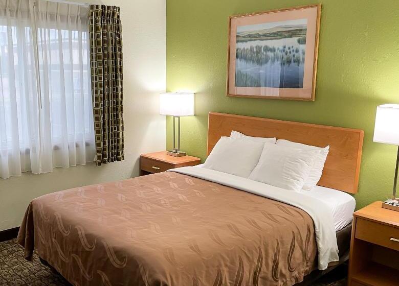 Номер Стандарт, Hudson Inn & Suites