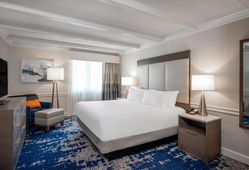 סוויטה אקזקיוטיב, Crowne Plaza Albany  The Desmond