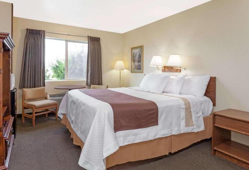 Номер Стандарт, Days Inn By Wyndham Missoula Airport
