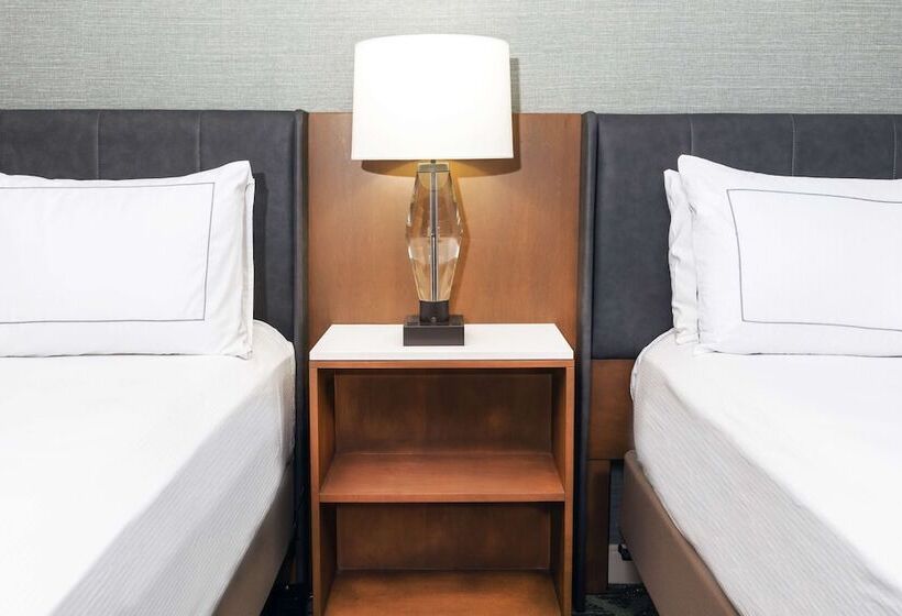 Номер Стандарт 2 Двуспальные Кровати, Doubletree By Hilton Tulsa   Warren Place