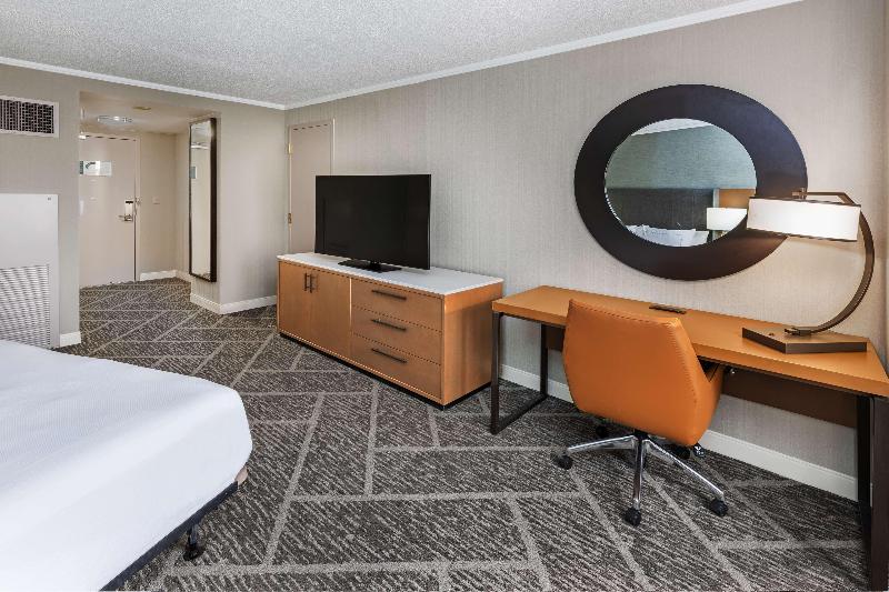 Стандартный Номер Кровать Кинг, Doubletree By Hilton Tulsa   Warren Place