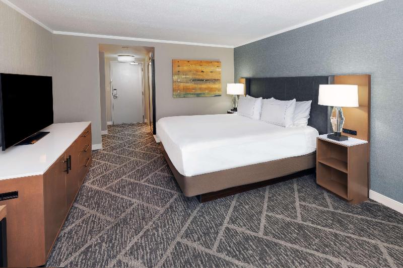Стандартный Номер Кровать Кинг, Doubletree By Hilton Tulsa   Warren Place
