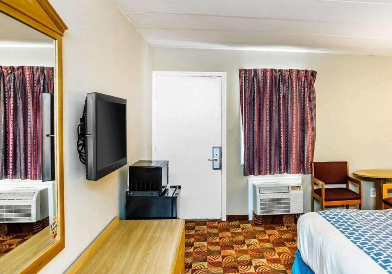 스탠다드 룸 킹사이즈 침대, Econo Lodge Franklin